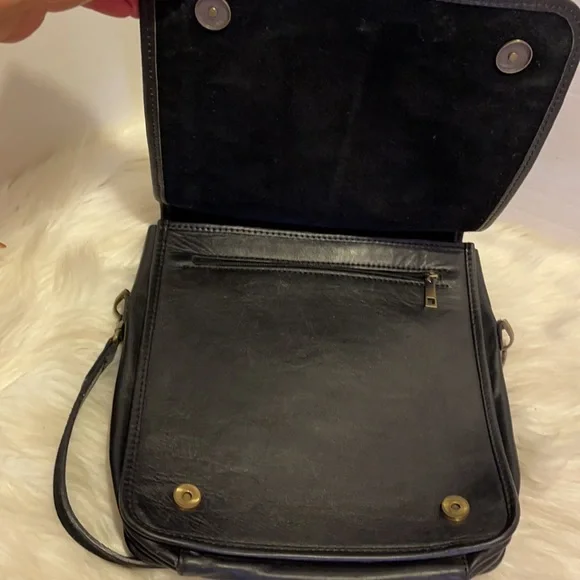 BLACK BUFFALO LEATHER MESSENGER BAG